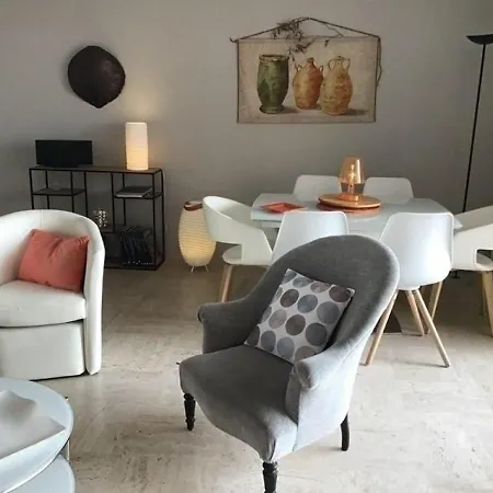 Hyeres, 3 Pieces, 6 Personnes - Fr-1-335-74 *