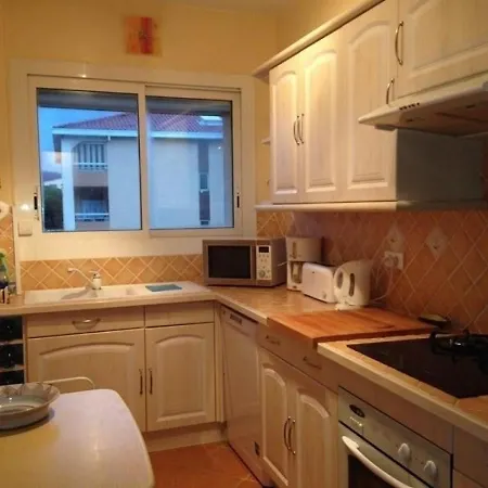 Apartament Hyeres, 3 Pieces, 6 Personnes - Fr-1-335-74 Hyères